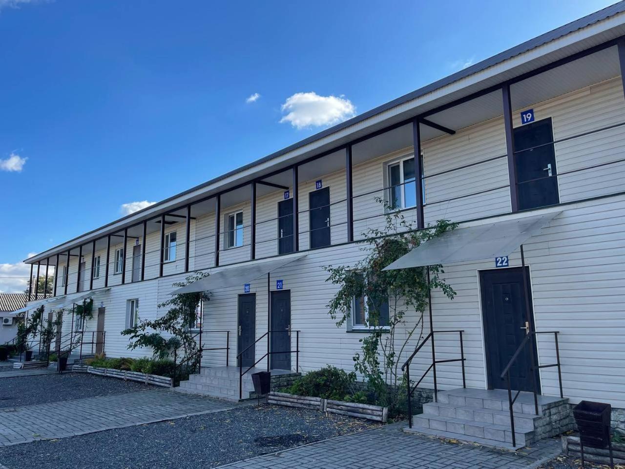Спортохота Otel Çerkassi Dış mekan fotoğraf