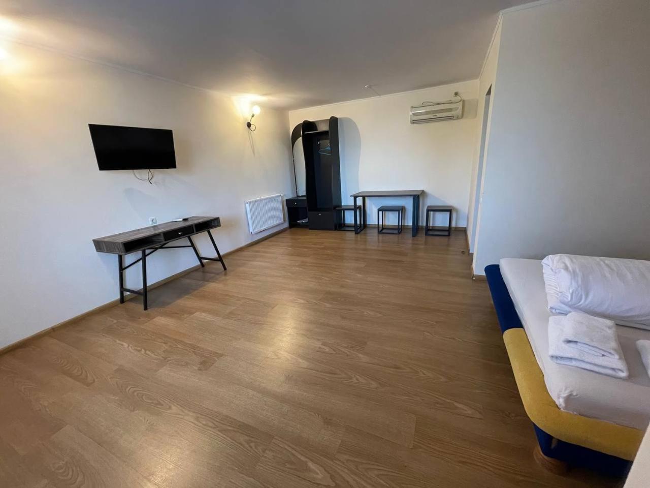 Спортохота Otel Çerkassi Dış mekan fotoğraf